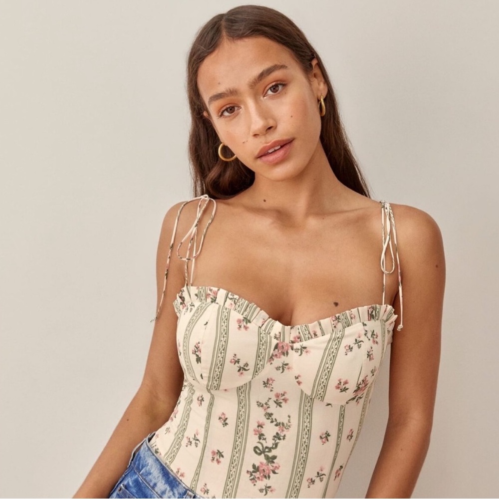 Reformation Novena Top Size 4